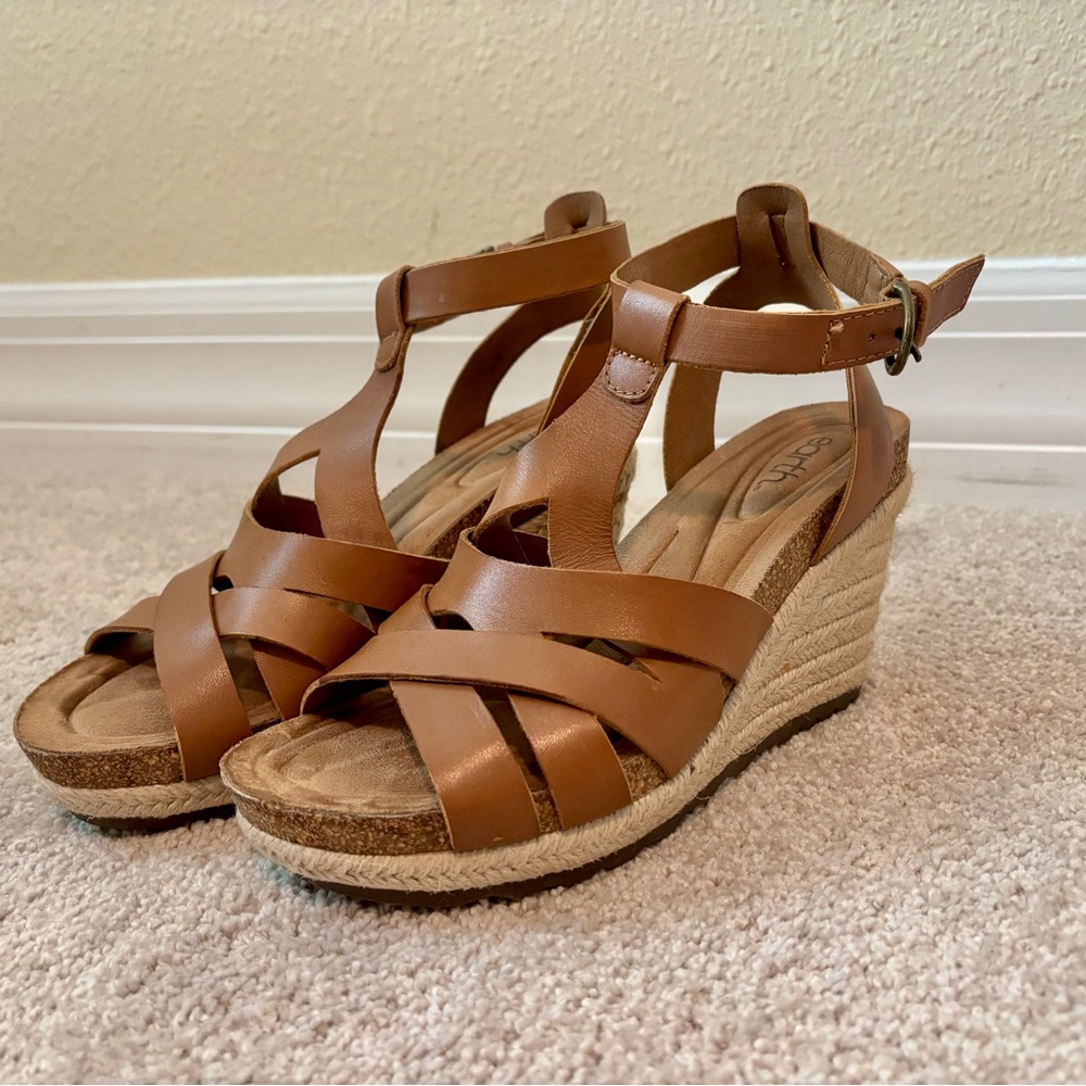 EARTH Women's Tan Wedge Espadrille Sandals Size 6.5